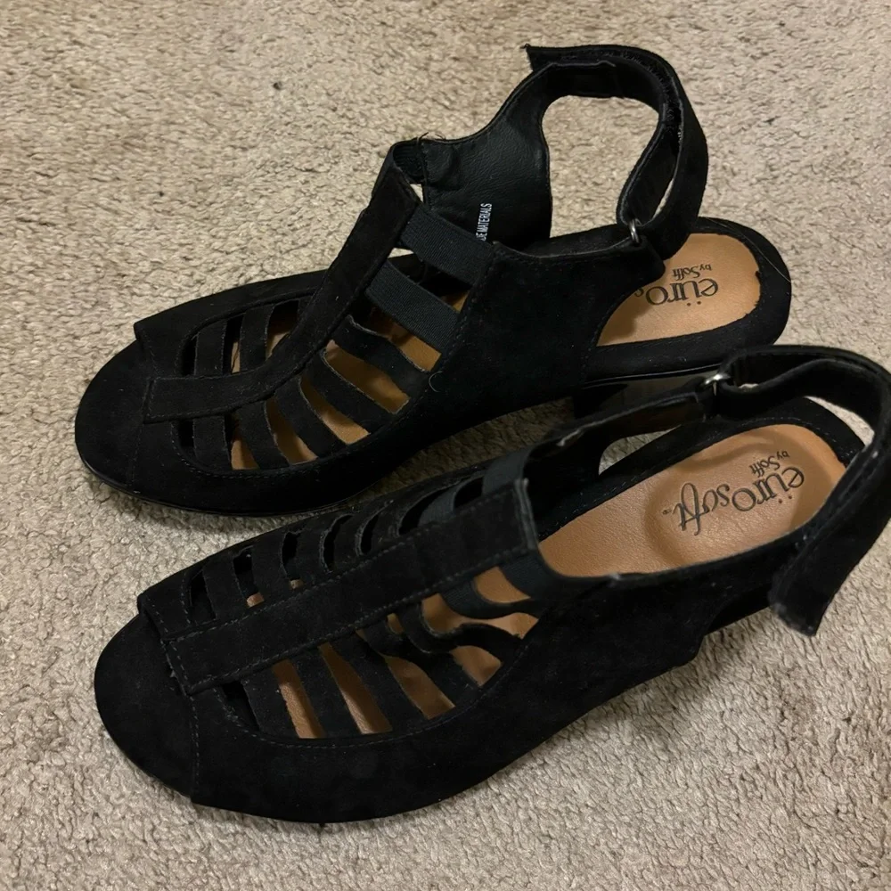 Black Suede Heels Size 7 1/2 - Picture 4 of 10